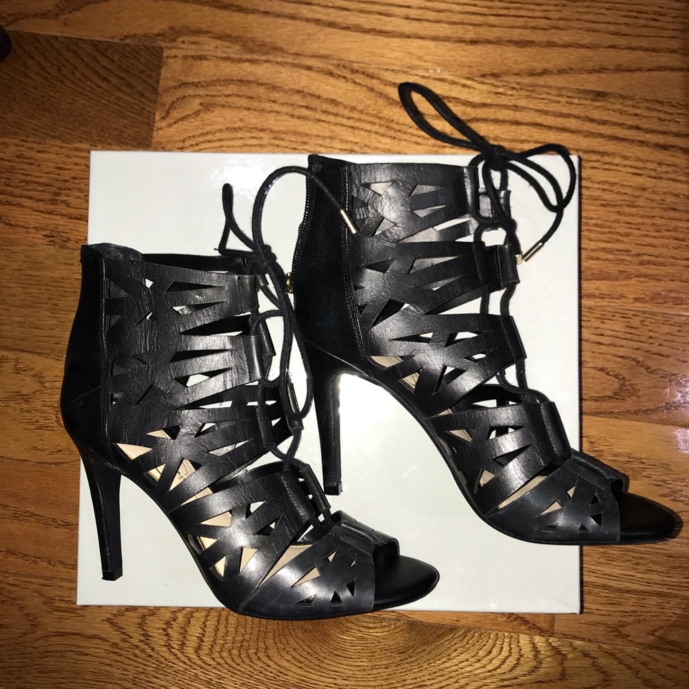 Black tie up heels